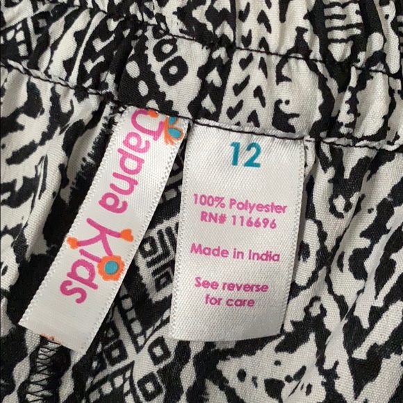 Girls Black and white design shorts - Picture 3 of 3